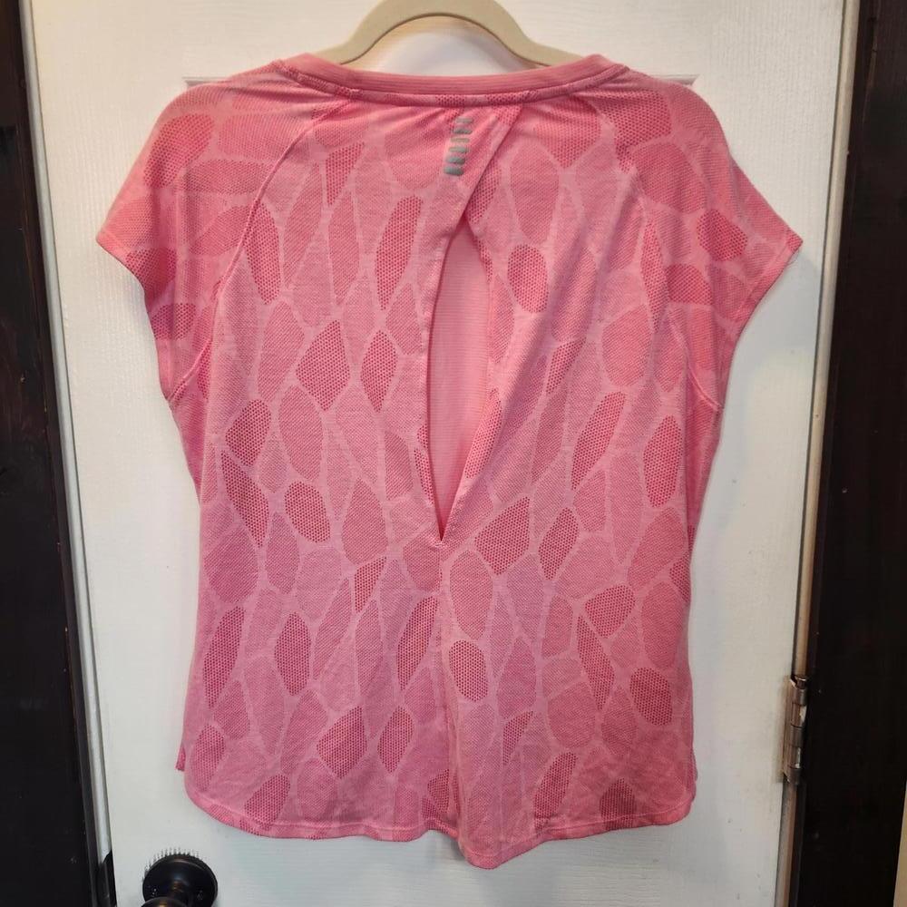 UA Women's HeatGear Fitted Short Sleeve Pink T-Shirt- Size Large - Picture 4 of 6
